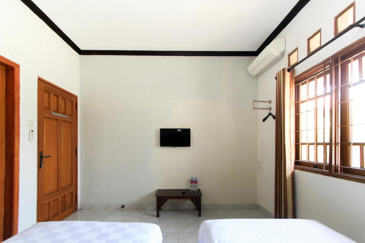 Santo Guest House Tropodo Brebek Exterior foto