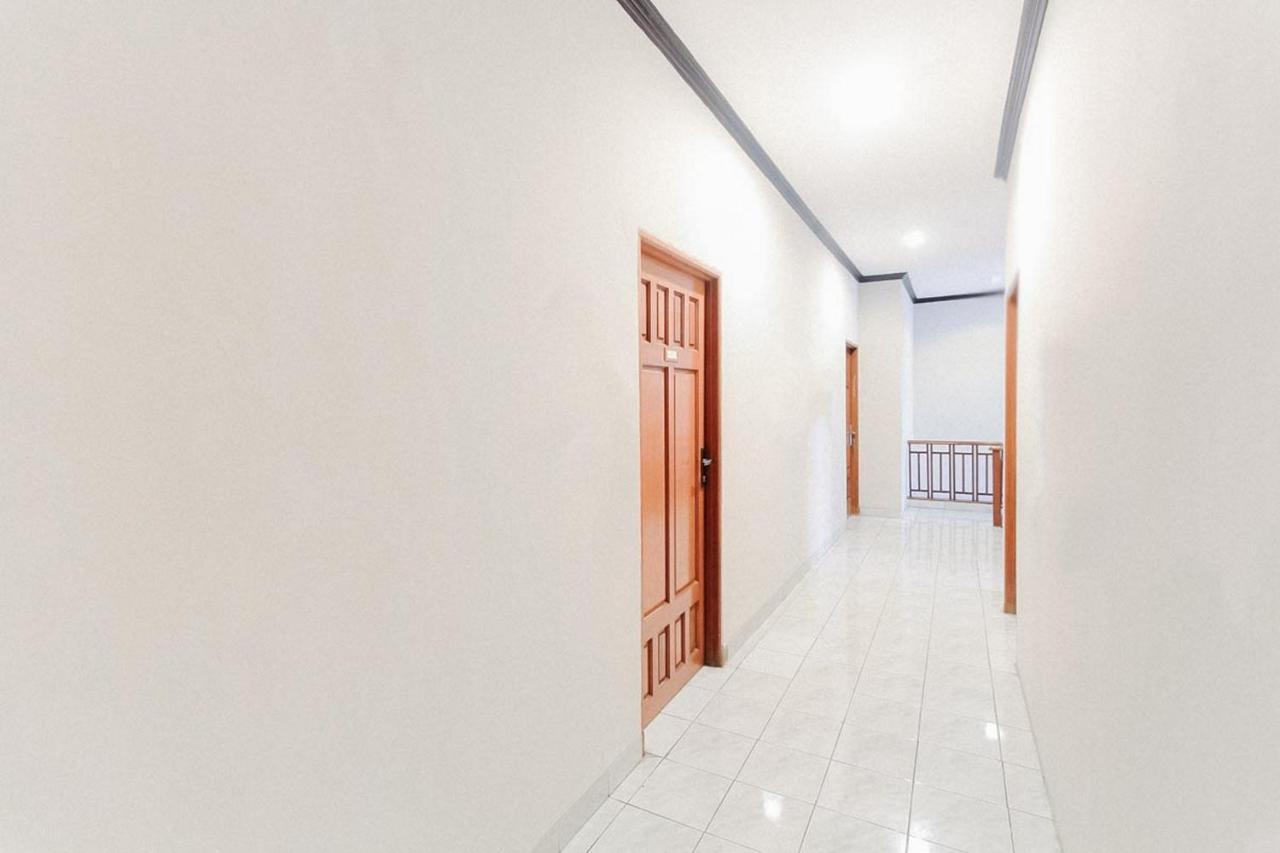 Santo Guest House Tropodo Brebek Exterior foto