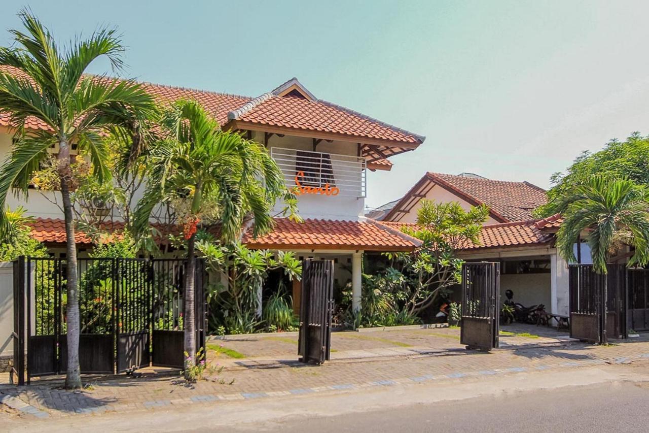 Santo Guest House Tropodo Brebek Exterior foto