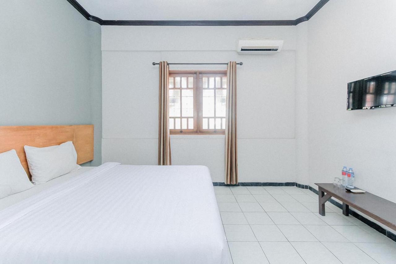 Santo Guest House Tropodo Brebek Exterior foto