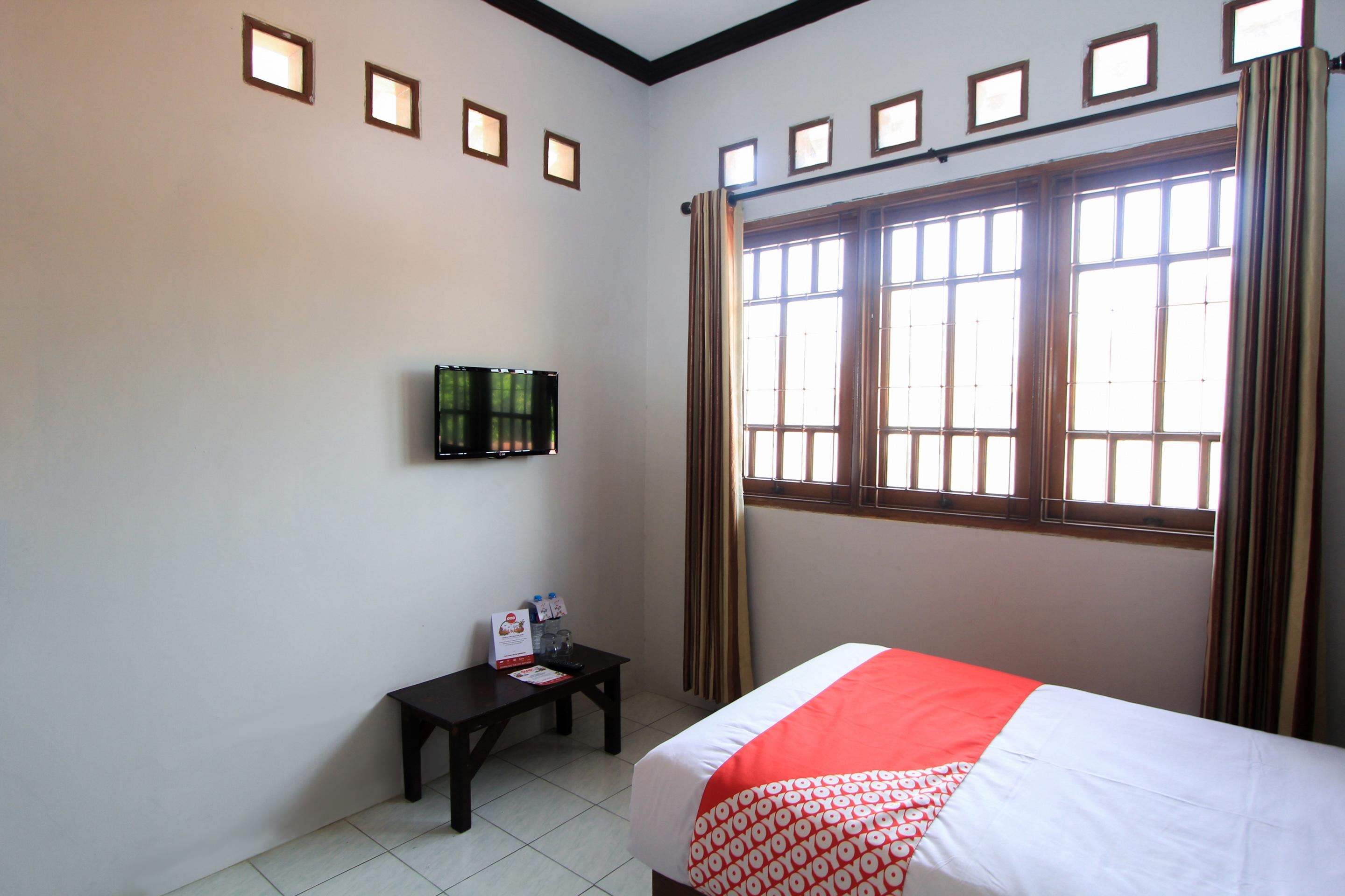Santo Guest House Tropodo Brebek Exterior foto